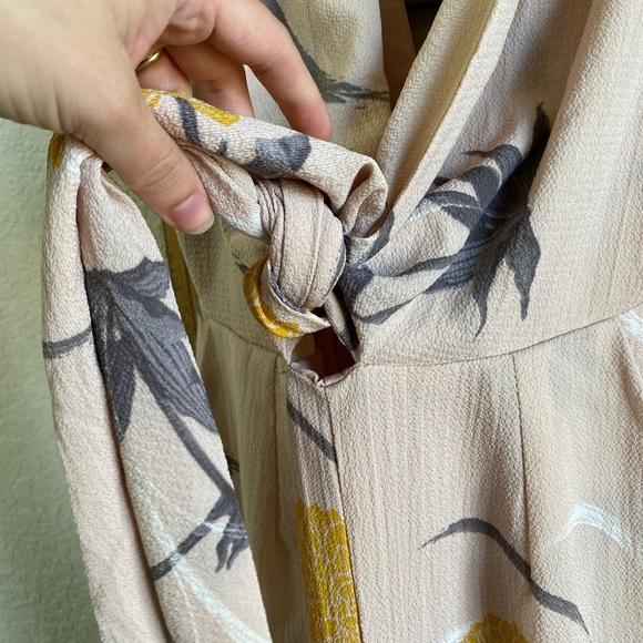 White Closet jumpsuit - Picture 5 of 6